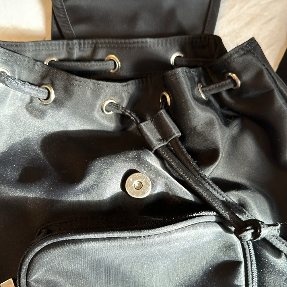 Guess Backpack purse. - Picture 3 of 5